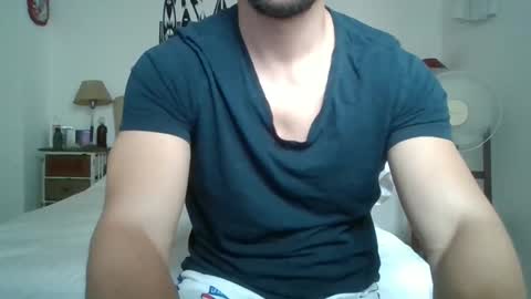Snapshot of sexyyphilip chatting on 12-24-24, 07:33 sexyyphilip online show from 12-24-24, 07:33