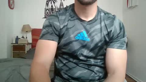 Snapshot of sexyyphilip chatting on 10-28-25, 03:47 sexyyphilip online show from 10-28-25, 03:47