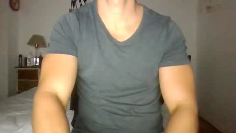 Snapshot of sexyyphilip chatting on 02-10-26, 03:10 sexyyphilip online show from 02-10-26, 03:10