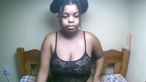 Snapshot of sexyyred_ chatting on 05-06-26, 08:08 sexyyred_ online show from 05-06-26, 08:08
