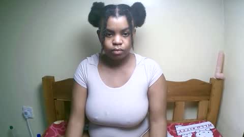 Snapshot of sexyyred_ chatting on 05-12-26, 07:11 sexyyred_ online show from 05-12-26, 07:11