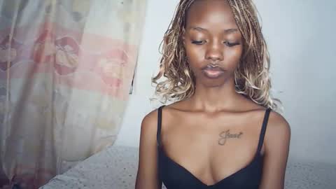 sexyzuriel online show from 03-18-26, 09:45