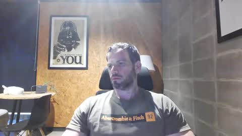 Snapshot of shad0w_hunter chatting on 02-17-25, 10:25 shad0w_hunter online show from 02-17-25, 10:25