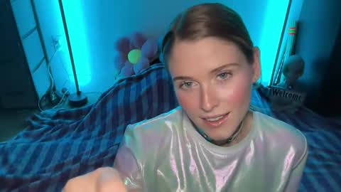 Snapshot of shadebabe chatting on 11-16-25, 08:42 shadebabe online show from 11-16-25, 08:42