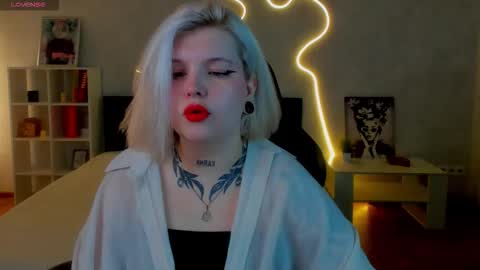 Lana online show from 11-17-25, 01:22