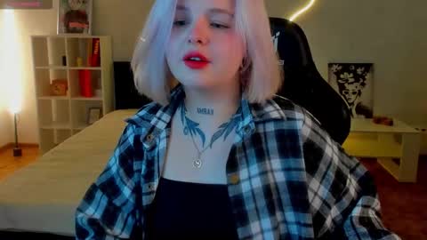 Lana online show from 11-22-25, 01:37