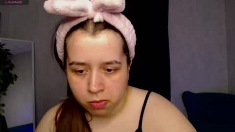 Snapshot of shadowfray chatting on 11-25-25, 01:27 shadowfray online show from 11-25-25, 01:27