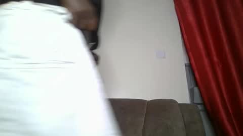 Snapshot of shadowsweet34 chatting on 02-25-26, 12:15 val online show from 02-25-26, 12:15