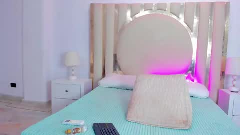 Shaina online show from 01-25-25, 11:11