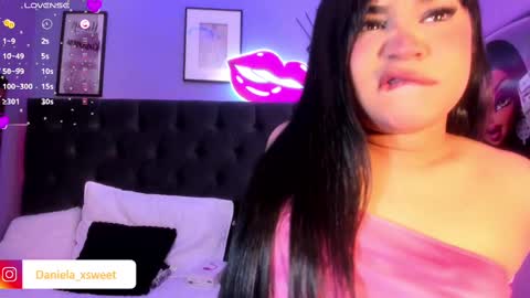 Snapshot of shairytovar chatting on 02-15-25, 06:02 shairytovar online show from 02-15-25, 06:02