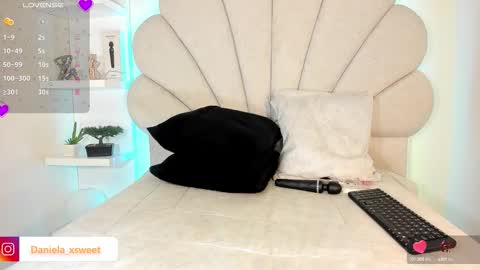 Snapshot of shairytovar chatting on 09-10-25, 06:35 shairytovar online show from 09-10-25, 06:35