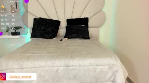 Snapshot of shairytovar chatting on 10-19-25, 06:14 shairytovar online show from 10-19-25, 06:14