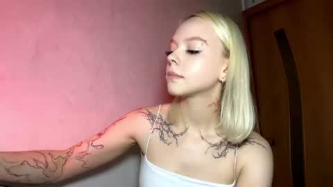 Snapshot of shakianitti chatting on 08-08-26, 03:47 Nitti online show from 08-08-26, 03:47
