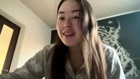 Hana online show from 11-19-25, 03:06