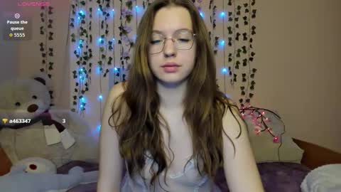 Snapshot of shalinamontana chatting on 10-10-25, 03:33 Vivian online show from 10-10-25, 03:33