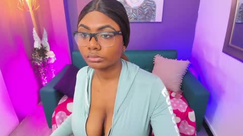 Snapshot of shalom_brown chatting on 05-12-26, 07:33 shalom_brown online show from 05-12-26, 07:33