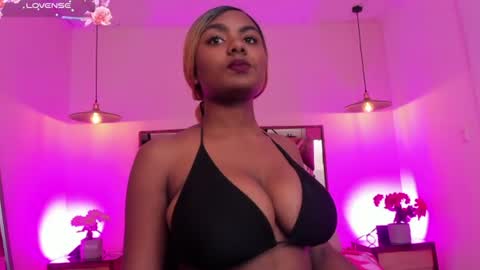 Snapshot of shalom_brown chatting on 06-24-26, 04:22 shalom_brown online show from 06-24-26, 04:22