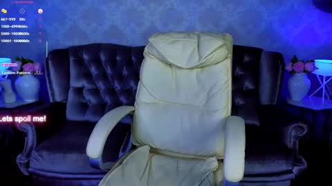 Lessi online show from 02-06-26, 07:02