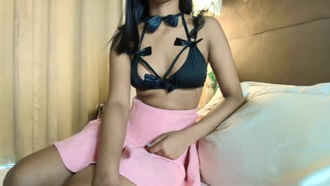 Snapshot of shanayakapoor chatting on 05-17-26, 05:38 Shanaya Kappor online show from 05-17-26, 05:38