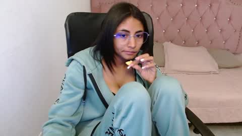 shanelle online show from 02-08-25, 06:12