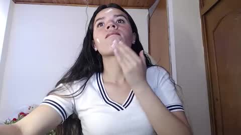 Snapshot of shanel_lozano chatting on 09-19-25, 05:02 shanel_lozano online show from 09-19-25, 05:02