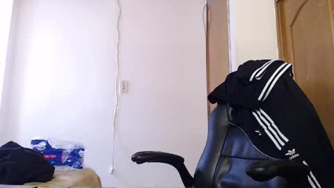 Snapshot of shanel_lozano chatting on 02-02-26, 02:27 shanel_lozano online show from 02-02-26, 02:27