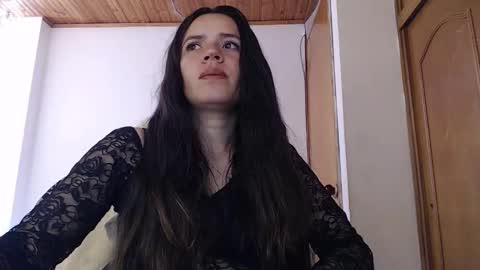 Snapshot of shanel_lozano chatting on 02-14-26, 06:15 shanel_lozano online show from 02-14-26, 06:15