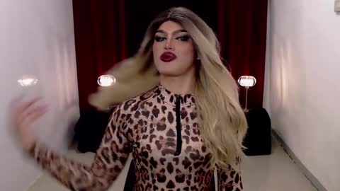 Snapshot of shanex01 chatting on 12-13-24, 10:51 Shane X online show from 12-13-24, 10:51