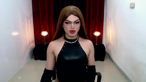 Snapshot of shanex01 chatting on 12-18-24, 05:21 Shane X online show from 12-18-24, 05:21