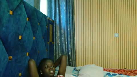 Shaniz online show from 11-12-25, 04:13