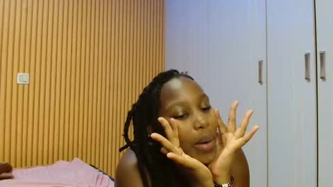 Shaniz online show from 11-24-25, 04:45