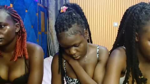 Shaniz online show from 11-25-25, 03:34