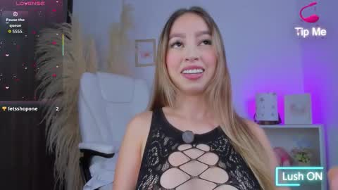 Snapshot of shannel_moss__ chatting on 10-16-25, 11:50 online show from 10-16-25, 11:50