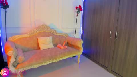 Snapshot of shannol_ryan chatting on 02-18-25, 12:48 Shannol online show from 02-18-25, 12:48