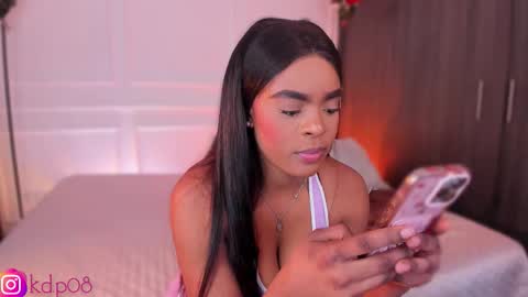 Snapshot of shannol_ryan chatting on 10-27-25, 01:09 Shannol online show from 10-27-25, 01:09