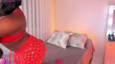 Snapshot of shannol_ryan chatting on 02-10-26, 01:21 Shannol online show from 02-10-26, 01:21