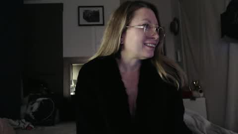 Shannon07 online show from 12-22-24, 11:54