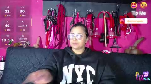 Snapshot of shannon_queen_ chatting on 06-19-26, 04:39 Shannon online show from 06-19-26, 04:39