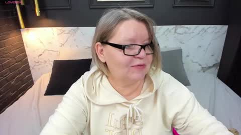 Shannon online show from 03-06-25, 05:14