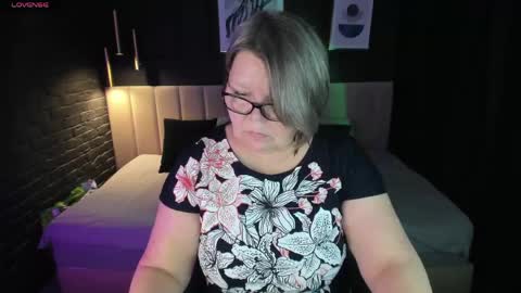 Shannon online show from 04-06-26, 01:01