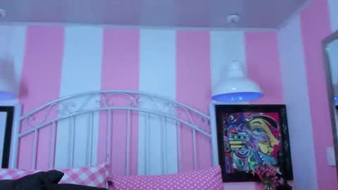 Snapshot of shantal_ferrer3 chatting on 09-30-25, 05:45 shantal_ferrer3 online show from 09-30-25, 05:45