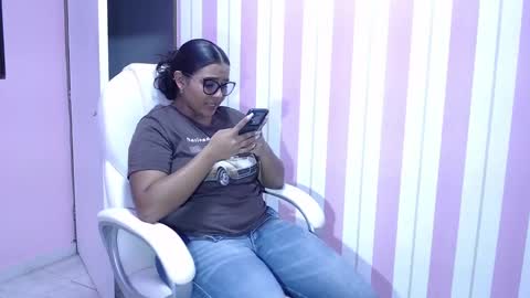 Snapshot of shantal_luw chatting on 12-30-24, 07:32 shantal online show from 12-30-24, 07:32