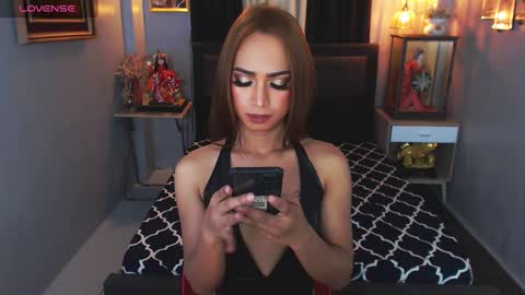 Snapshot of shantal_wildnaughty chatting on 01-17-25, 06:33 SHANTAL online show from 01-17-25, 06:33