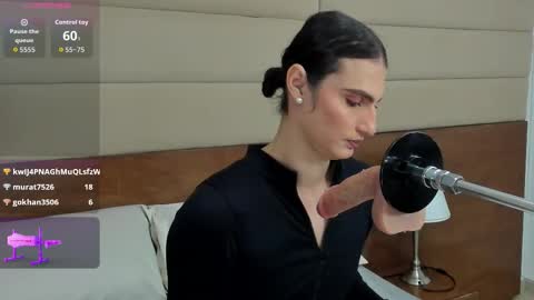 Snapshot of shantall_skinny chatting on 12-03-25, 03:47 Shantall online show from 12-03-25, 03:47