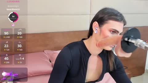 Snapshot of shantall_skinny chatting on 01-17-26, 03:11 Shantall online show from 01-17-26, 03:11