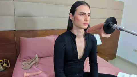 Snapshot of shantall_skinny chatting on 02-05-26, 03:55 Shantall online show from 02-05-26, 03:55