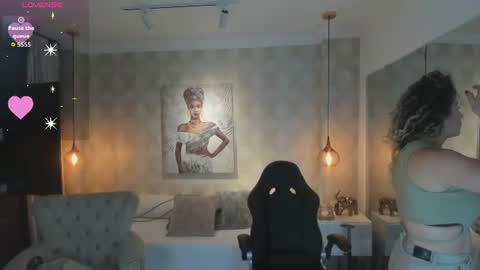 Snapshot of shantalll__ chatting on 06-18-26, 11:36 Shantal online show from 06-18-26, 11:36