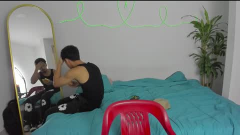 shark_boy21 online show from 12-18-25, 02:17