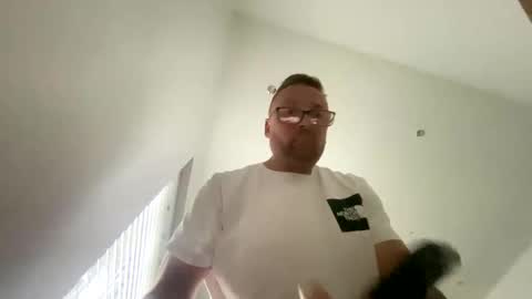 Snapshot of sharksboy16 chatting on 12-07-24, 10:01 Sharksboy online show from 12-07-24, 10:01