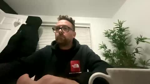 Snapshot of sharksboy16 chatting on 01-25-25, 06:55 Sharksboy online show from 01-25-25, 06:55